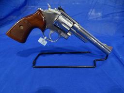 SMITH & WESSON .357 MAGNUM REVOLVER 6 SHOT MOD: 66-2 S/N: 6889X