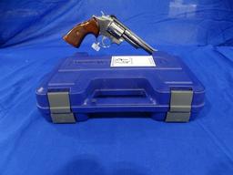 SMITH & WESSON .357 MAGNUM REVOLVER 6 SHOT MOD: 66-2 S/N: 6889X
