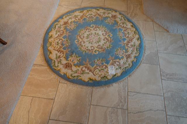 4’ ROUND AREA RUG (X2)