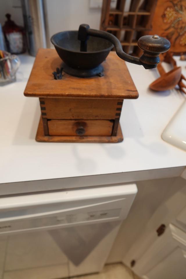 COFFEE GRINDER
