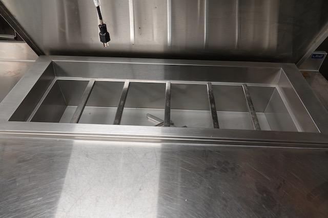 ROLLING WARMER TABLE