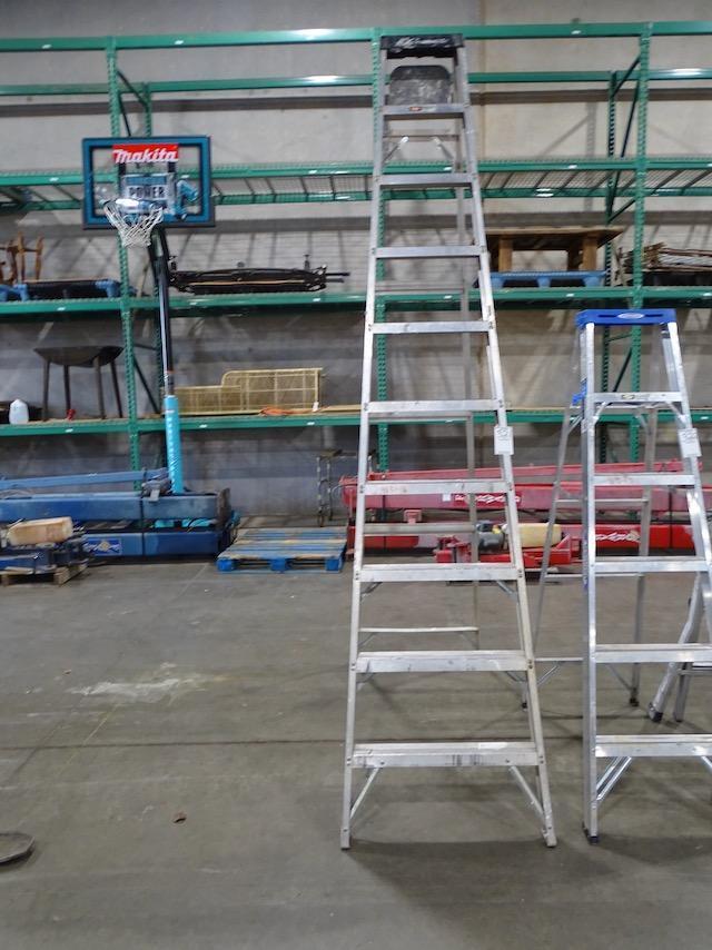 LOUISVILLE 10' STEP LADDER