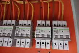 ELECTRIC BOX W/LUG MOUNTS & BREAKERS (X6)