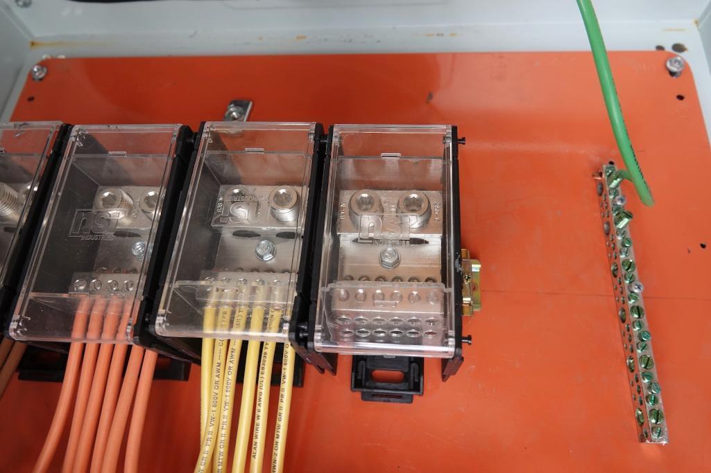 ELECTRIC BOX W/LUG MOUNTS & BREAKERS (X6)