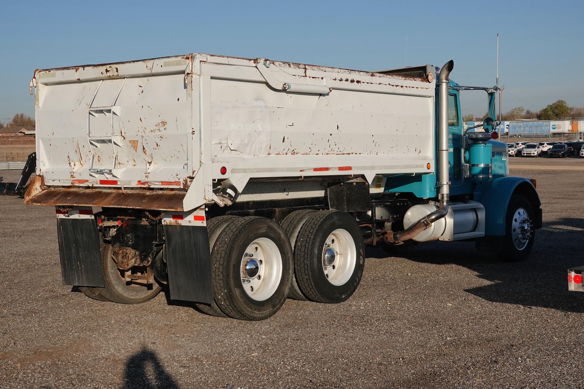 2005 PETERBILT 379