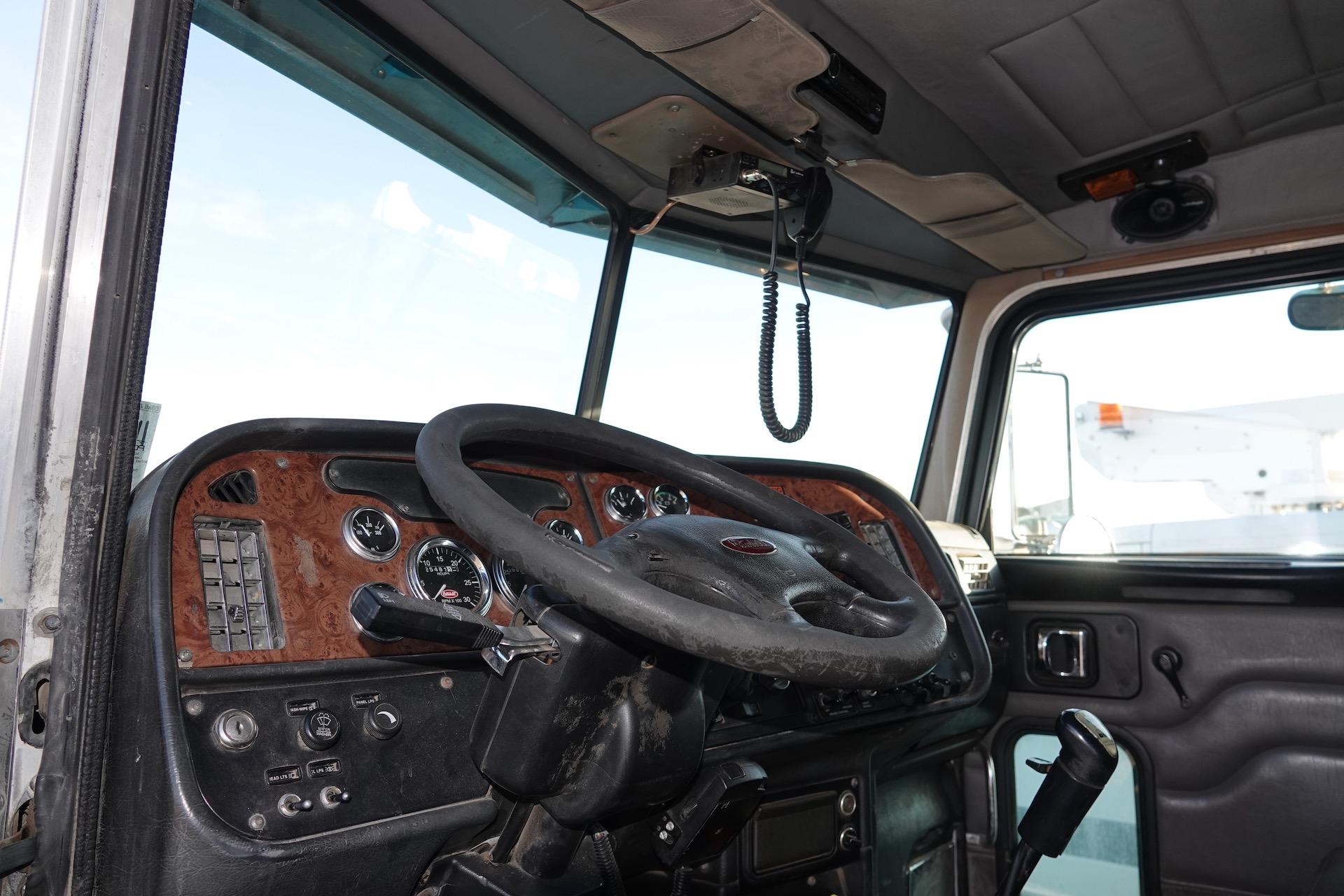 2005 PETERBILT 379