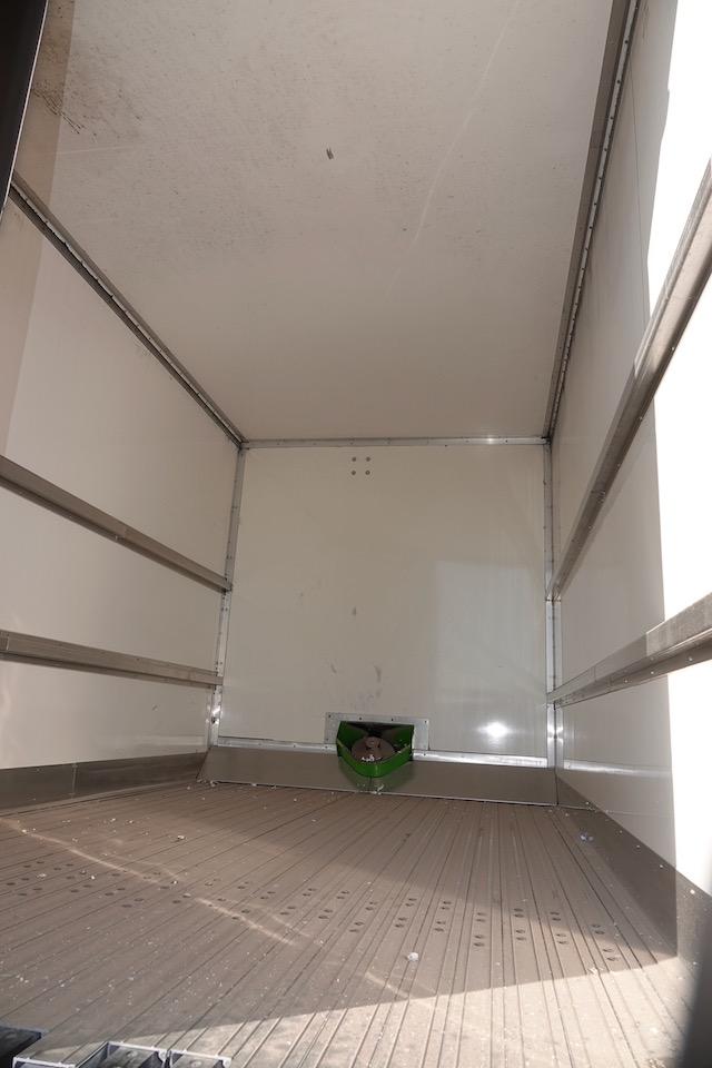 2017 HINO 338 BOX