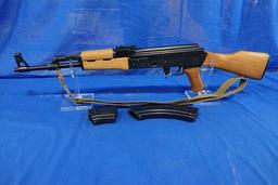 MAK-90 SPORTER AK47 7.62X39 SEMI AUTO W/2 MAGS S/N: 2527