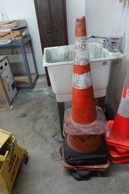 SAFETY CONES X1