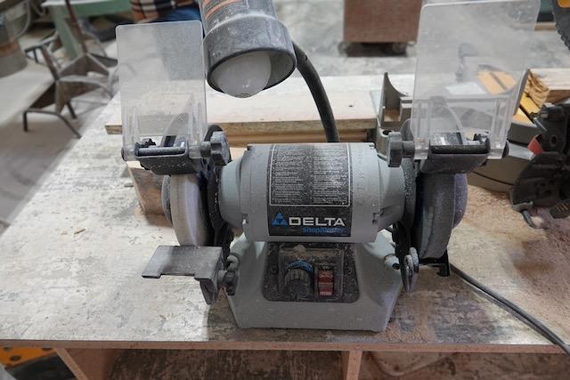 DELTA BENCH GRINDER