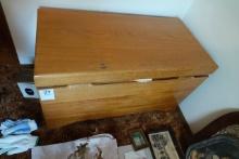 QUILT BOX W/CONTENTS