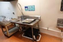 SINGLE COMPARTMENT S/S SINK W/FAUCET, SPRAYER IN SINKERATOR