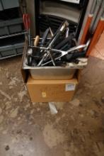 SILVERWARE & UTENSILS X1