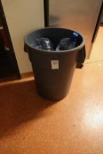 BRUTE TRASH CAN