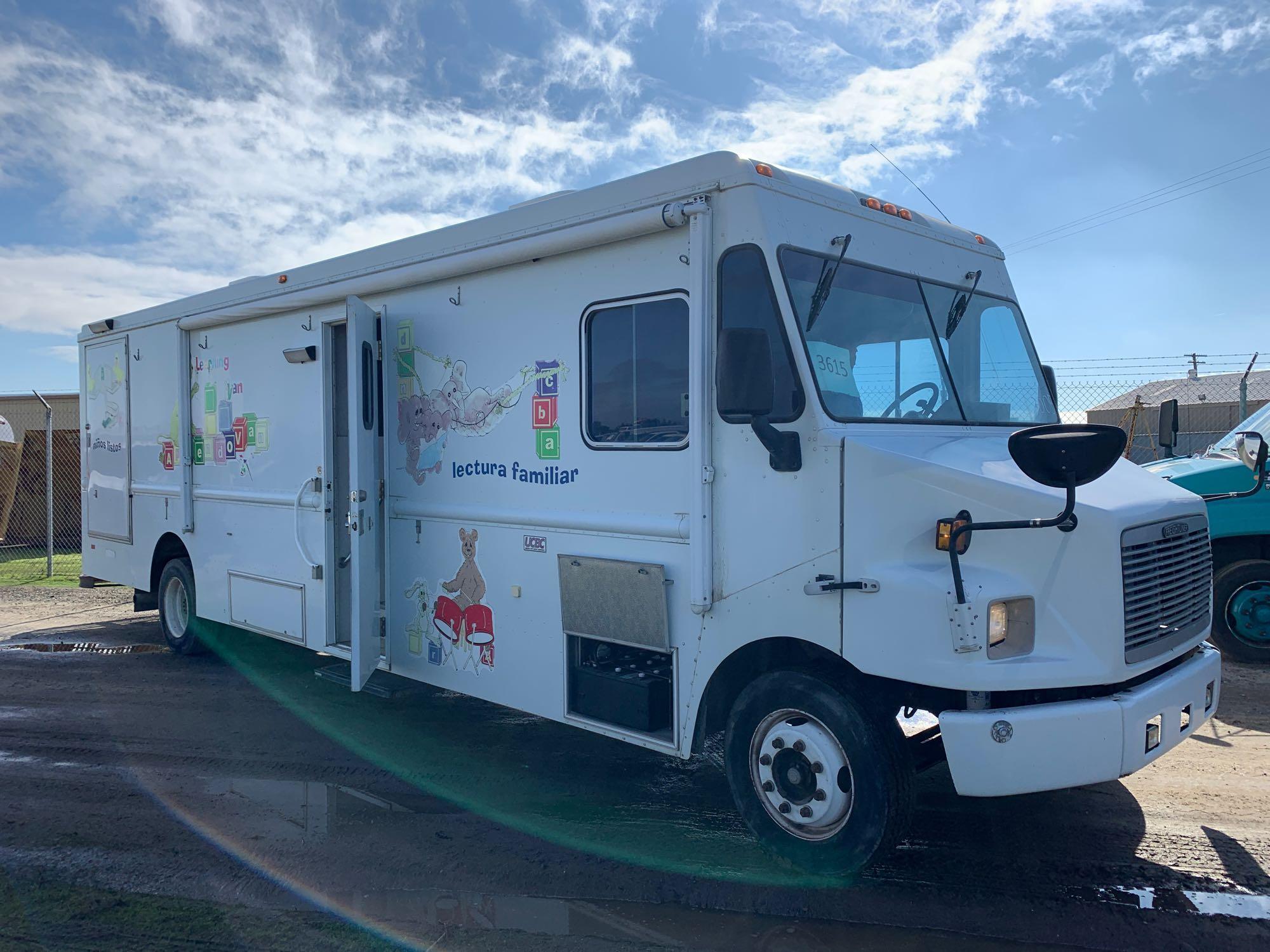 2001 FREIGHTLINER MT55