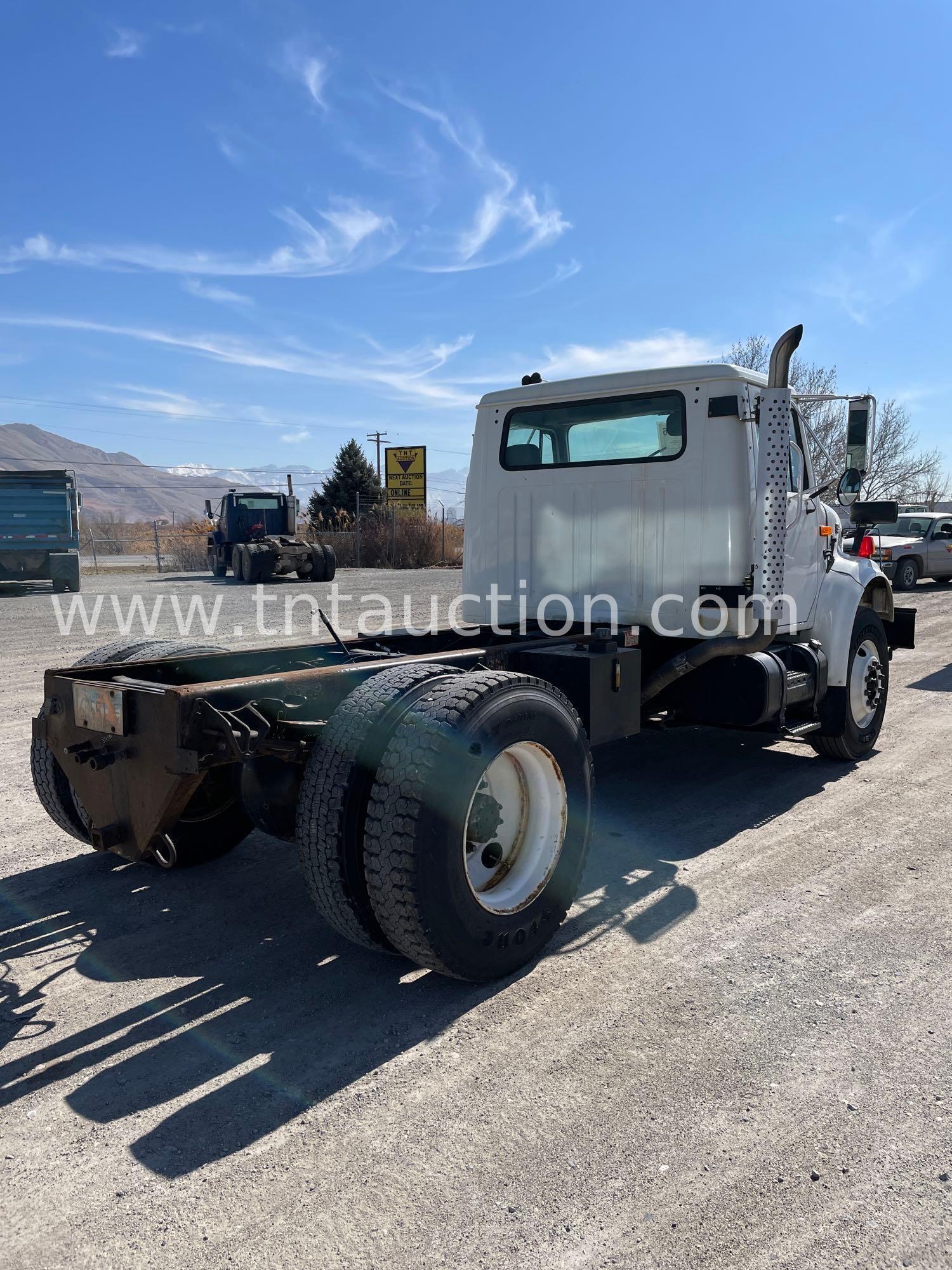 1996 INTL 4900 CAB & CHAS