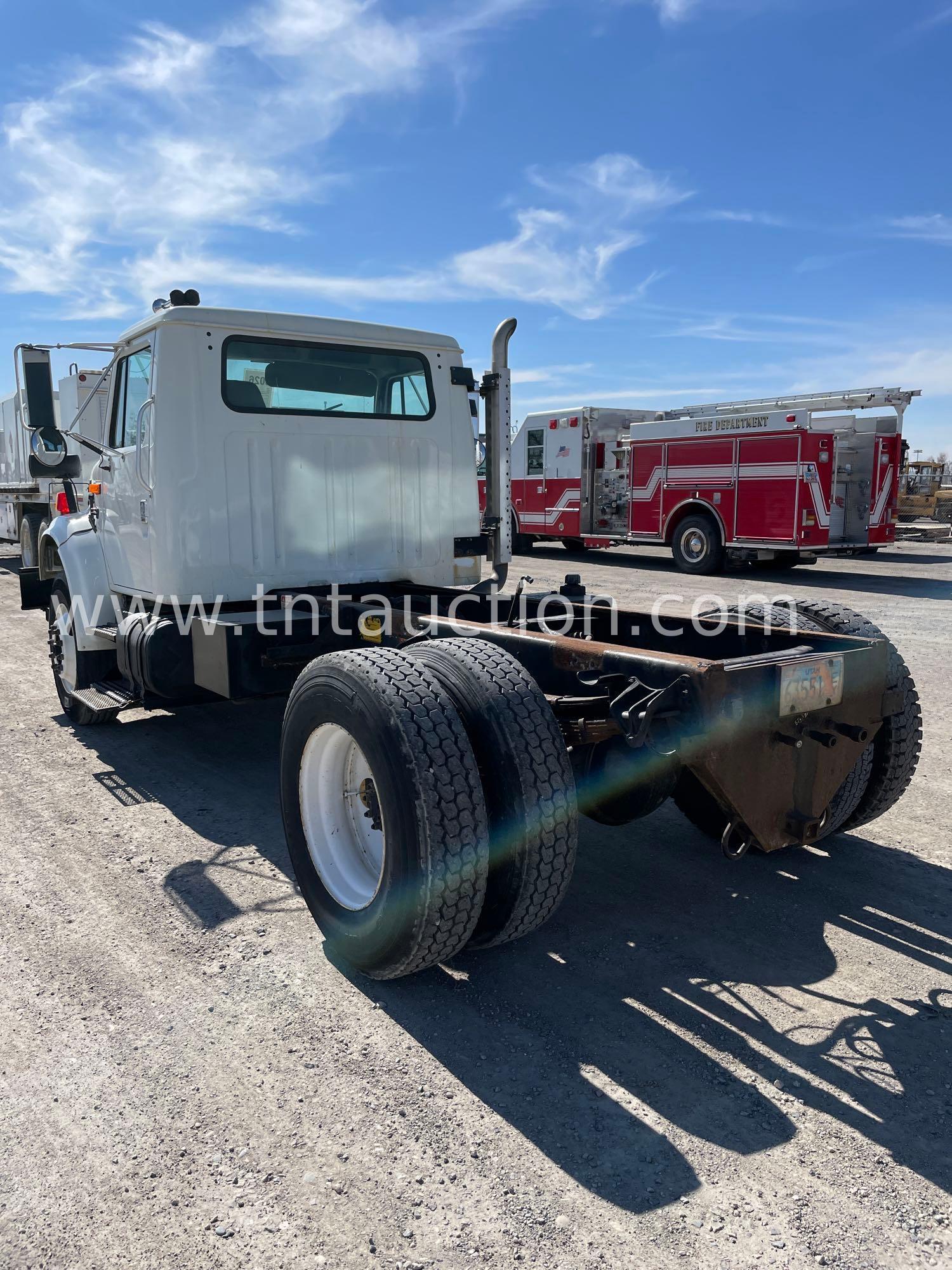 1996 INTL 4900 CAB & CHAS