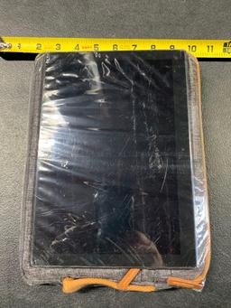 1 MOTO TABLET, 1 CLOUD MOBILE TABLET, 1 ALCATEL TABLET
