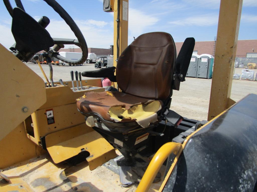 JOHN DEERE 210LE LOADER