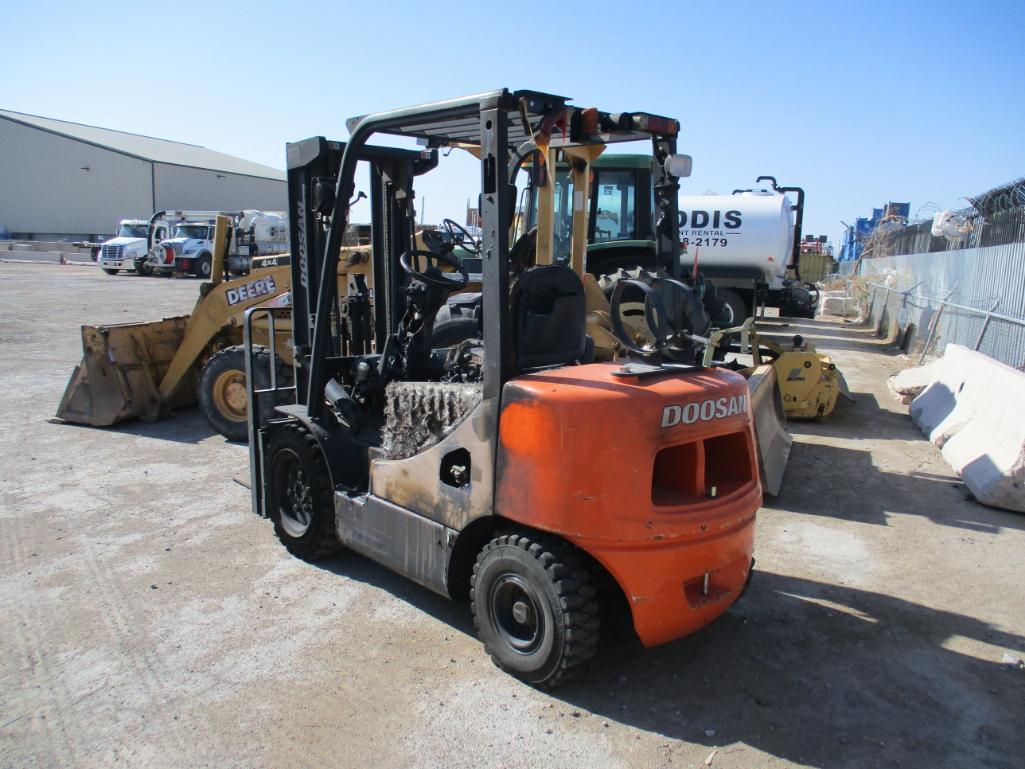 DOOSAN G-30P-5 FORKLIFT