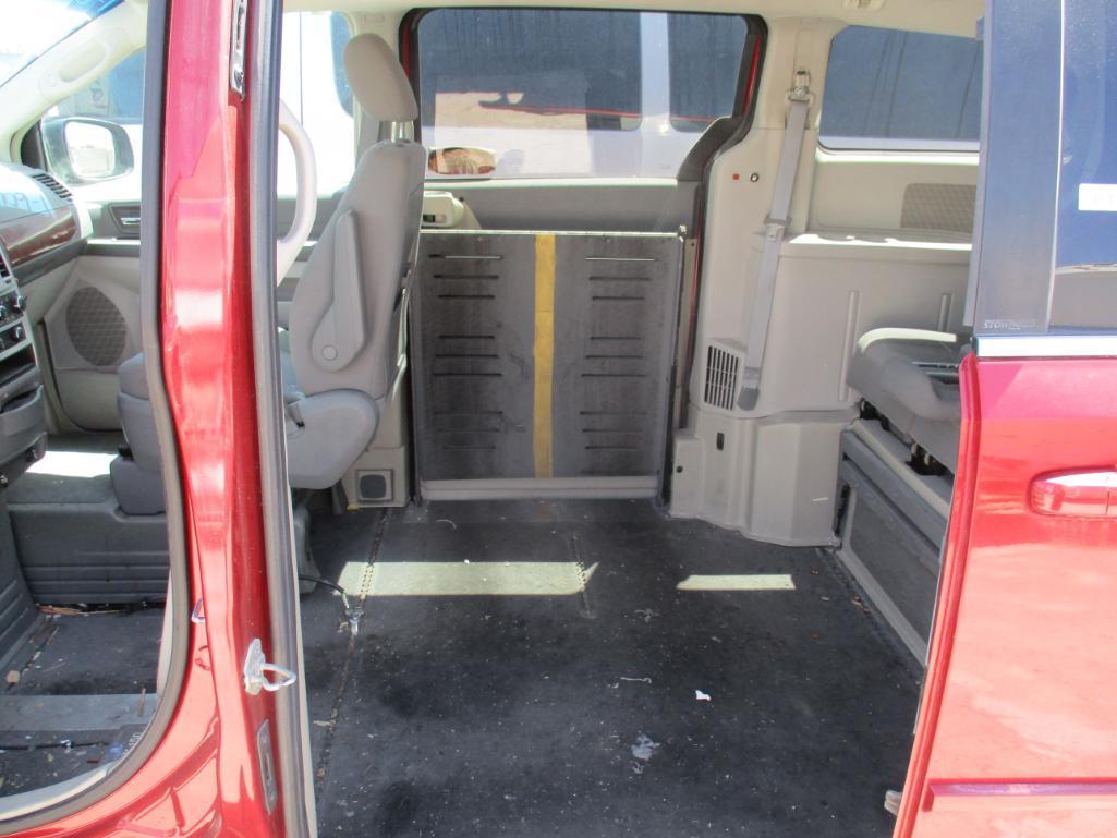2009 CHRYSLER BRAUN ENTERVAN