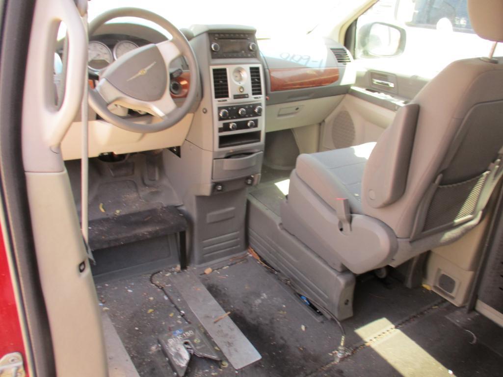 2009 CHRYSLER BRAUN ENTERVAN