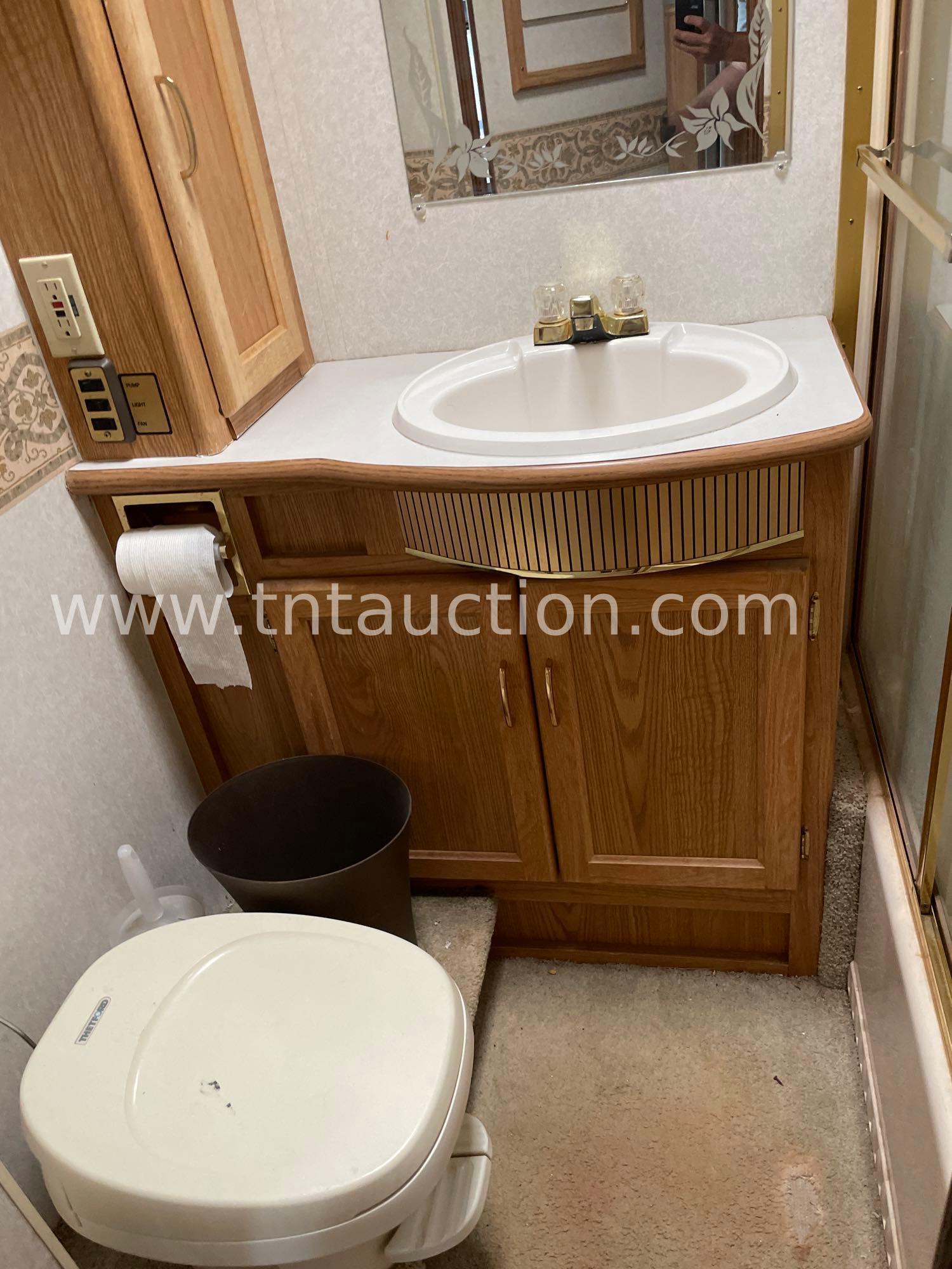 1999 CHEV MOTORHOME