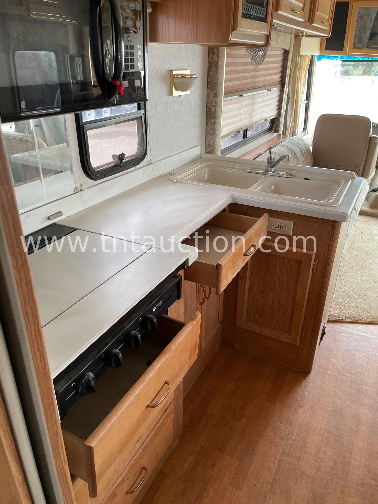 1999 CHEV MOTORHOME