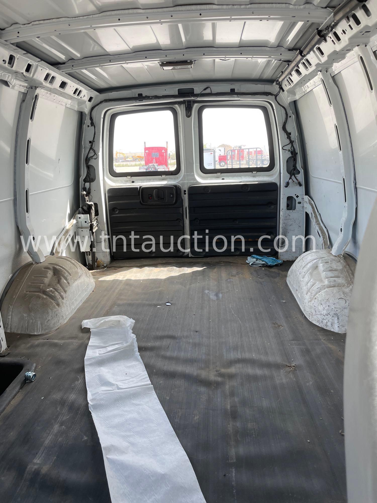 2012 Chev Express Utility