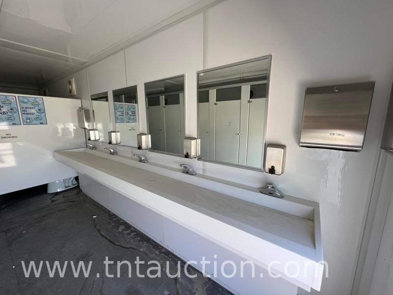 2015 Xtreme Portable Restroom