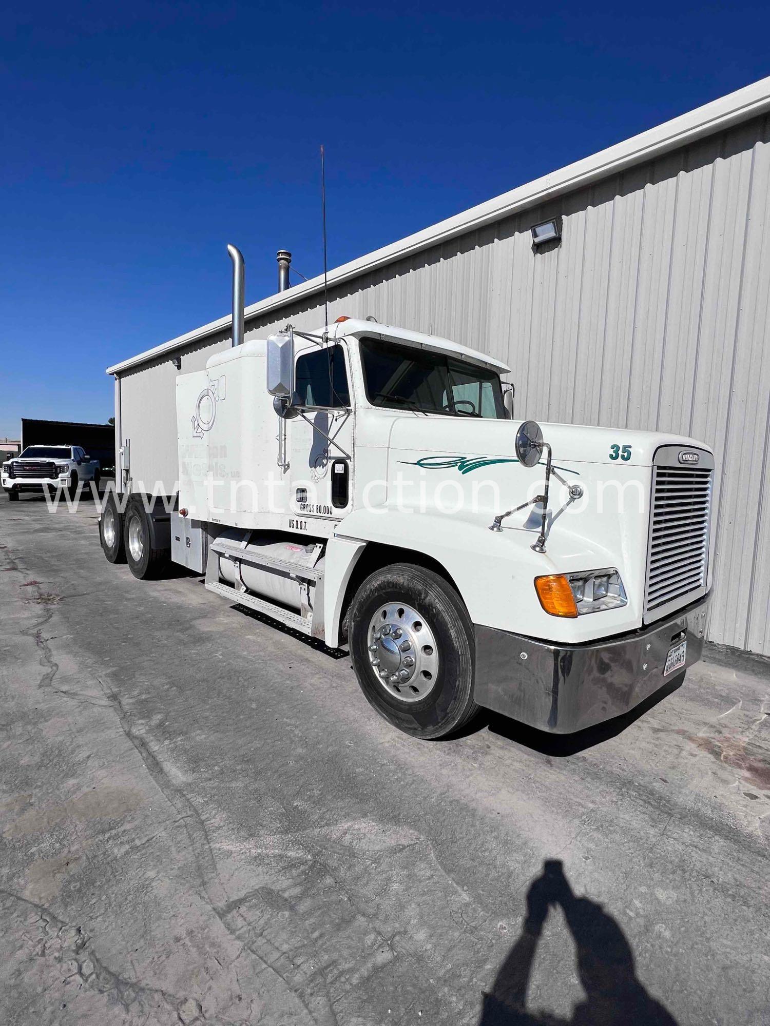 2000 Freightliner Tractor