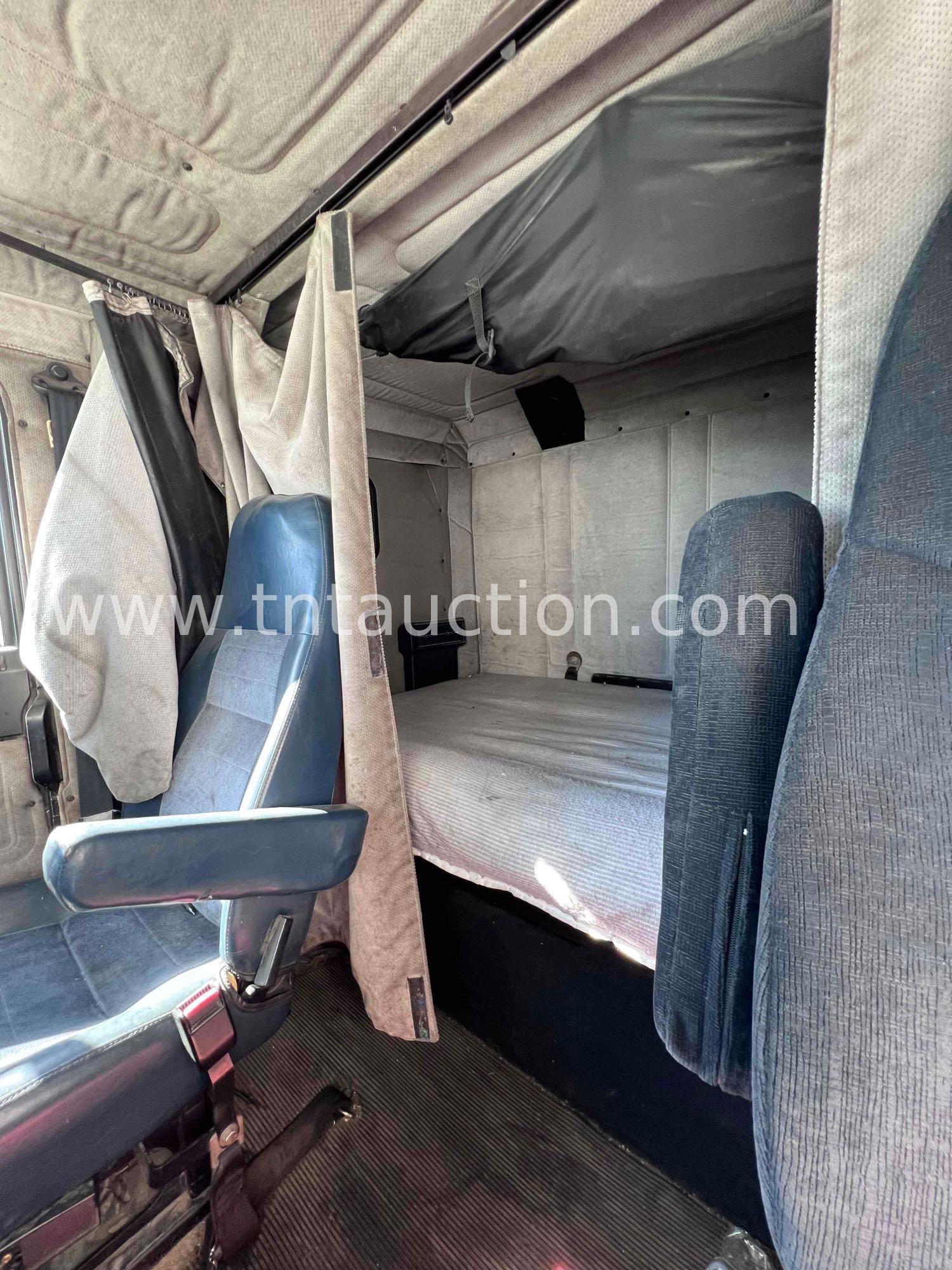 2000 Freightliner Tractor