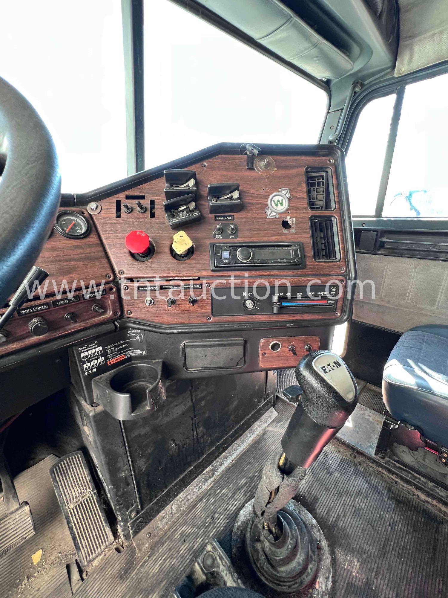 2000 Freightliner Tractor