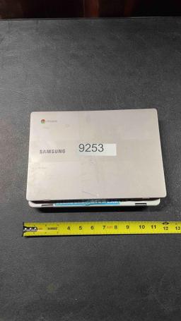 3 SAMSUNG LAPTOPS