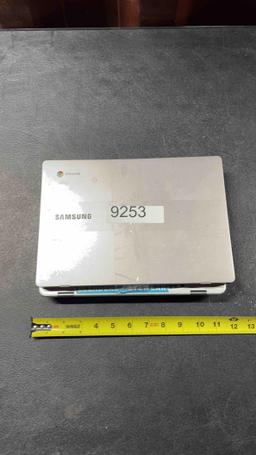 3 SAMSUNG LAPTOPS
