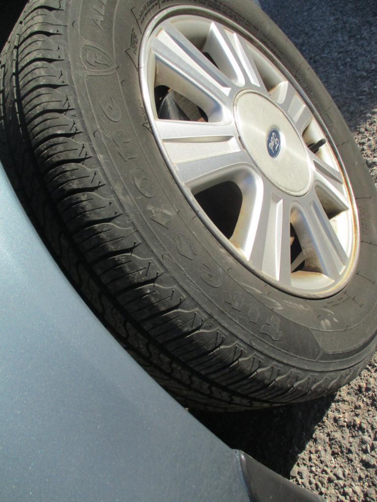 2005 Ford Taurus