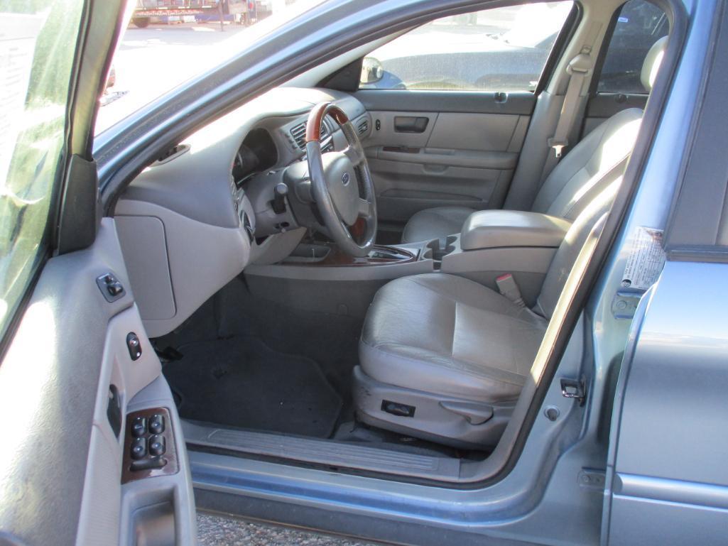 2005 Ford Taurus