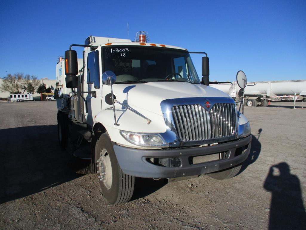 2018 Intl/Tymco 600 Air Sweeper