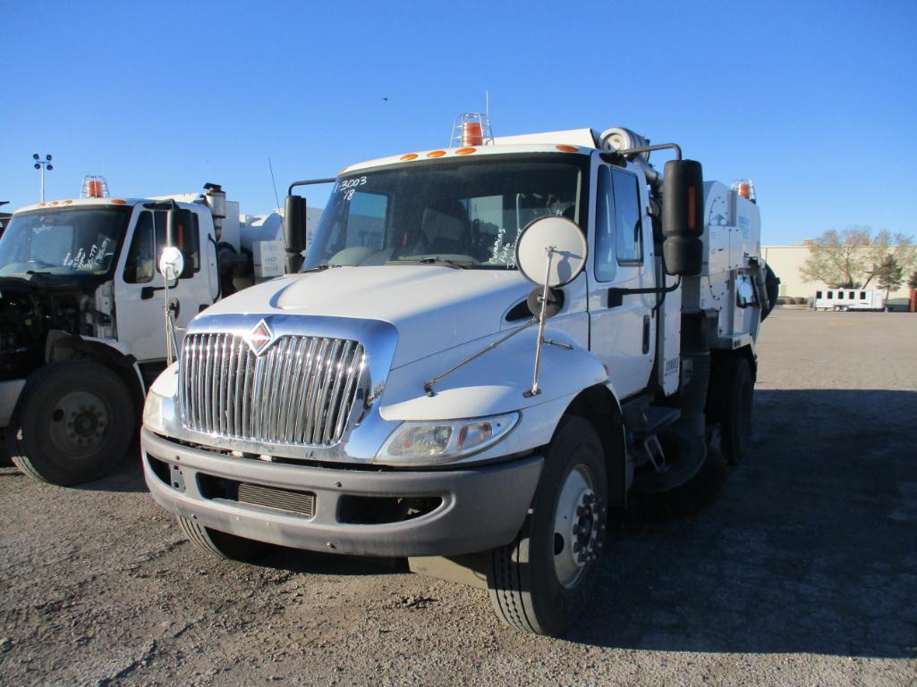 2018 Intl/Tymco 600 Air Sweeper