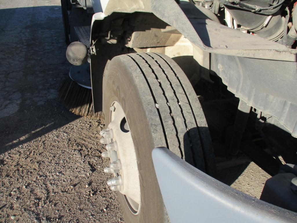 2018 Intl/Tymco 600 Air Sweeper