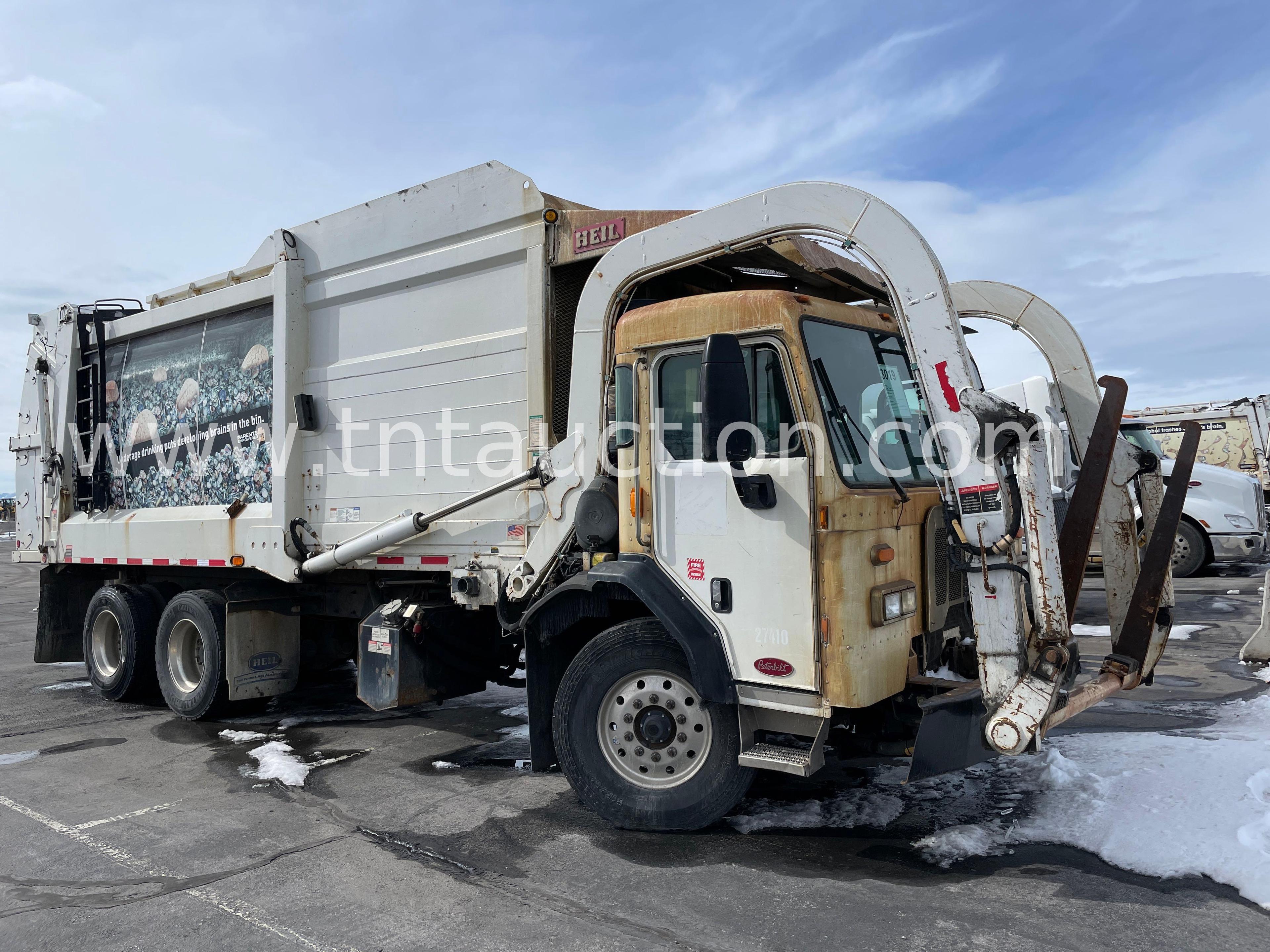 2015 Peterbilt Garbage Truck