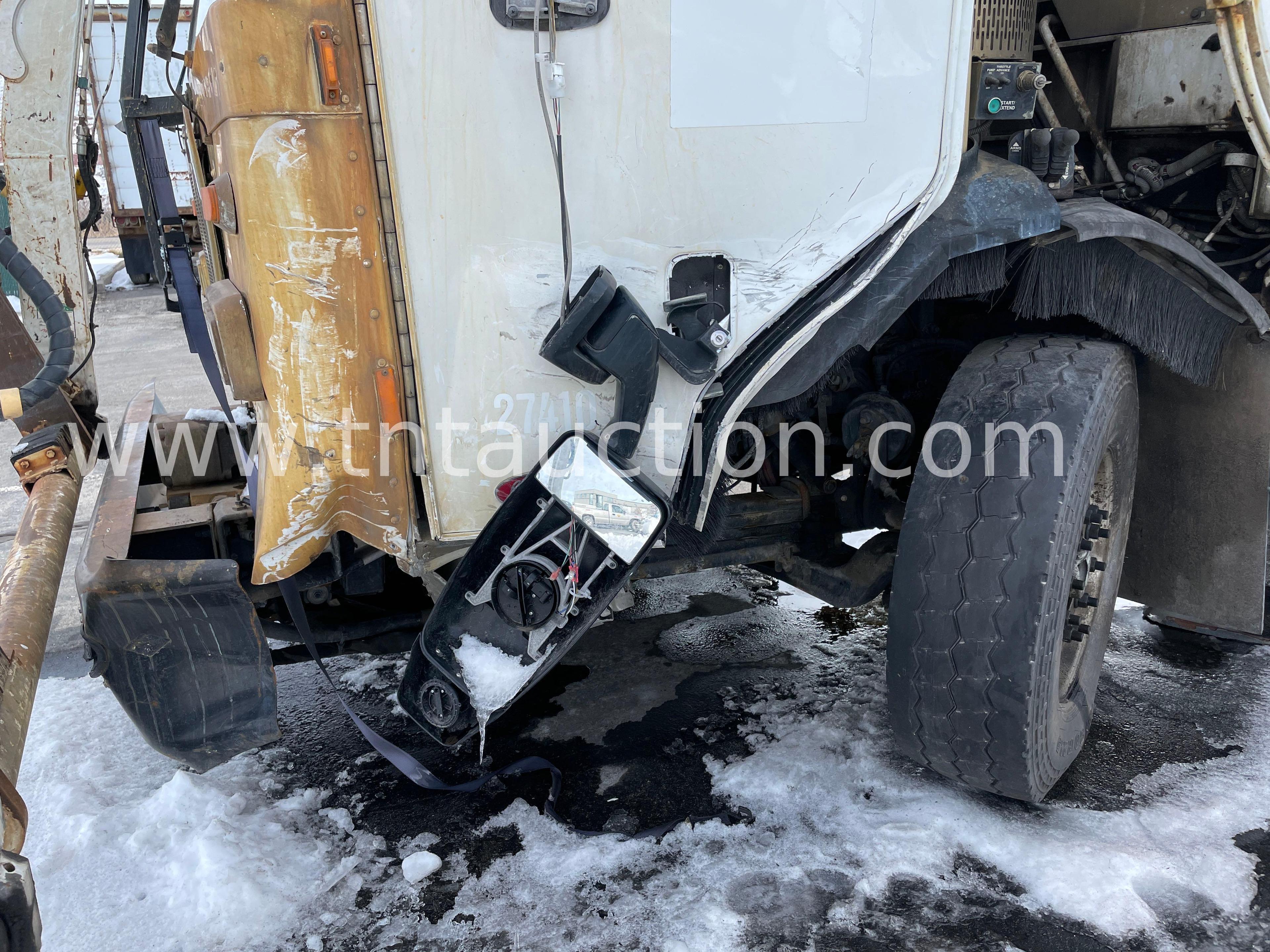 2015 Peterbilt Garbage Truck