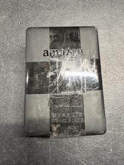 5 AMAZON KINDLE E-READERS