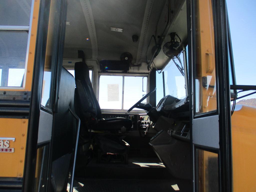 2005 Thomas 71 Pass. Bus