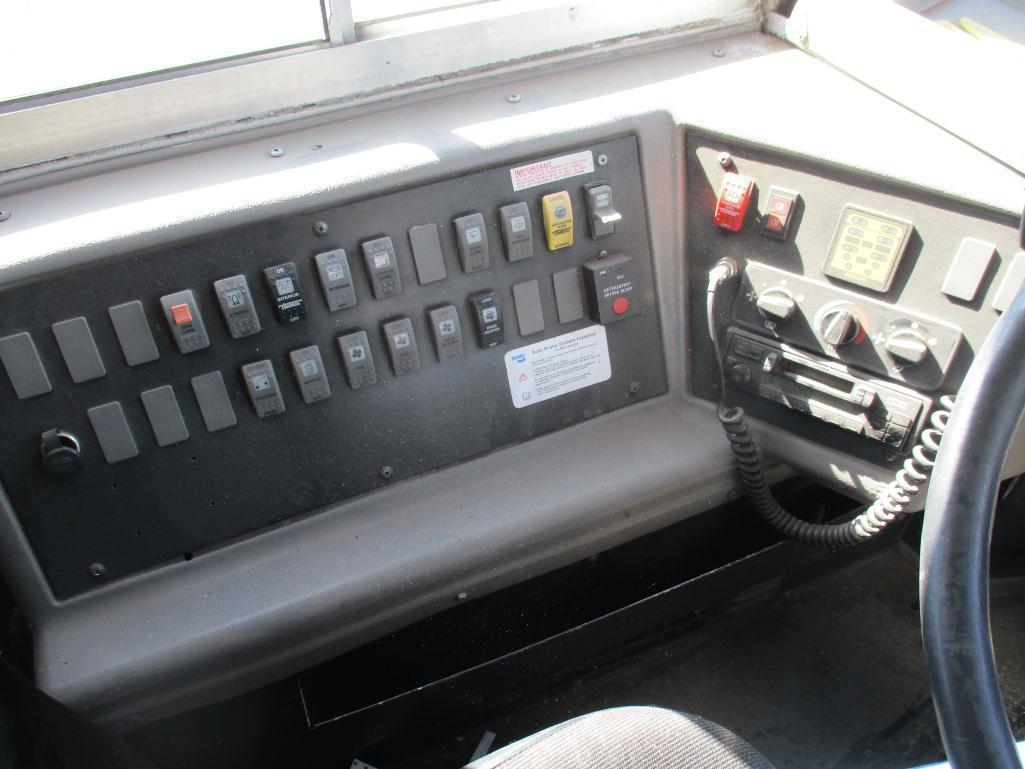 2005 Thomas 71 Pass. Bus