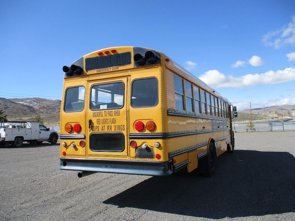 2005 Thomas 71 Pass. Bus