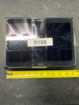 5 SAMSUNG TABLETS