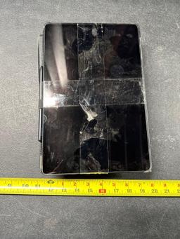 5 SAMSUNG TABLETS