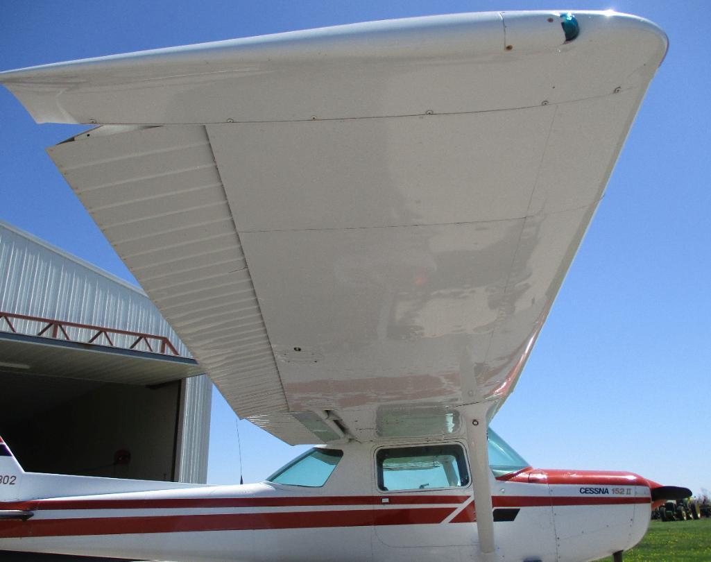 At auction is a 1978 Cessna 152 II, Registration No. N68302, Engine Lycoming Series (4 Cycle), 115