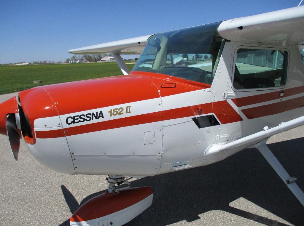 At auction is a 1978 Cessna 152 II, Registration No. N68302, Engine Lycoming Series (4 Cycle), 115